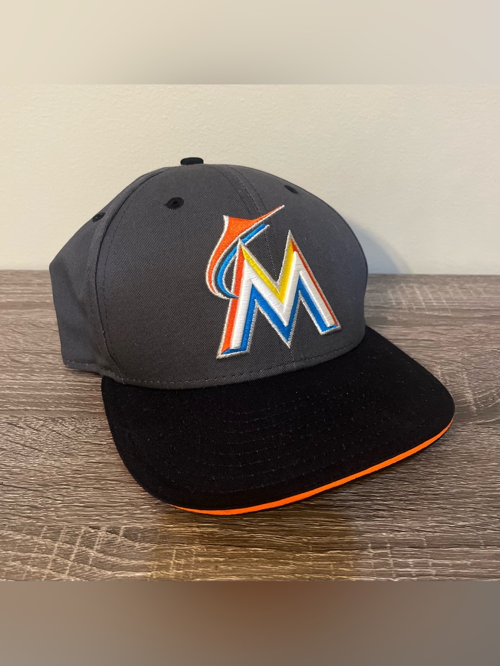 Miami Marlins New Era 59FIFTY MLB Authentic Collection Fitted Hat Size 7 1/8